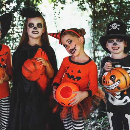 So geht Halloween-Kinderschminken ganz einfach