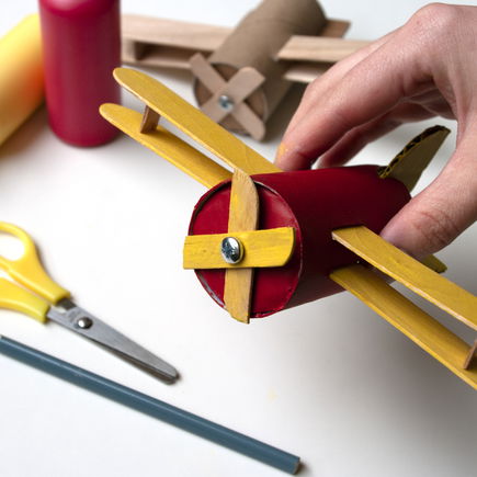 Basteln mit Eisstielen: 12 kreative Upcycling-Ideen für Kinder