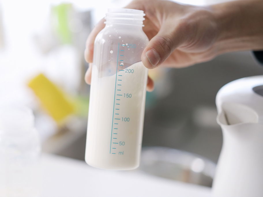 Flaschenzubereiter erleichtern die Zubereitung von Flaschenmilch.