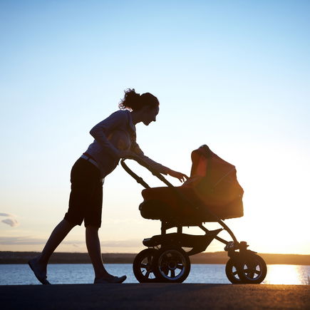Sorgenfrei unterwegs: Wie ein Kinderwagen mit Luftreifen Eltern das Leben erleichtert
