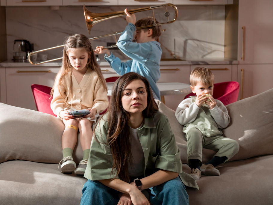 Mutter mit drei Kindern