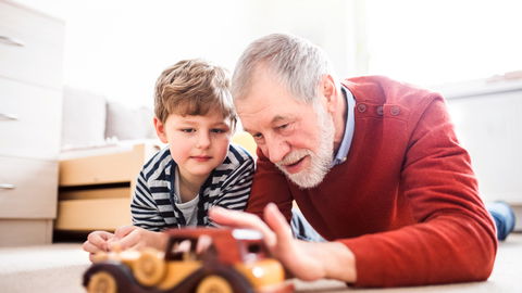Wissenschaftler und zweifacher Opa: "So fördere ich die Intelligenz meiner Enkelkinder"