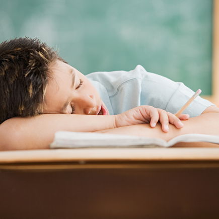 Die frühe Uhrzeit des Schulbeginns sorgt bei Jugendlichen für "sozialen Jetlag"