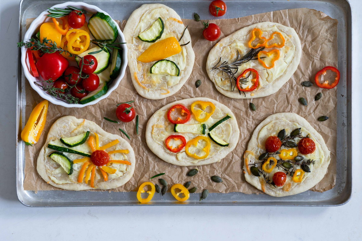 Montessori-Rezept: Blumige Flammkuchen