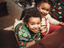 Cooler Trend: Das sind die schönsten Weihnachtspullover für Kinder