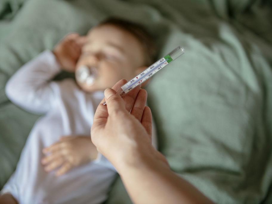 Babys und Kinder sind besonders vom Sepsis-Risiko betroffen.