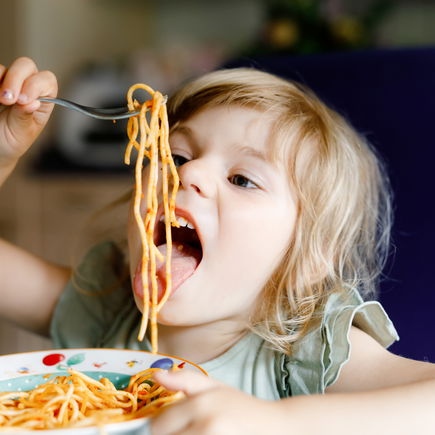 Tipps für entspannte Familienessen: "Ruhe bewahren und Nudeln kochen!"