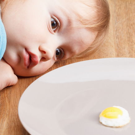 Ab wann dürfen Babys eigentlich Eier essen? Alles, was ihr wissen müsst!