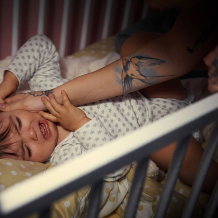 "Mama, ich brauche dich jetzt. Bitte komm!" Wie sehr Babys nachts wirklich ihre Mama benötigen