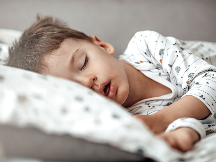 Warum Ärzte vor Melatonin für Kinder warnen