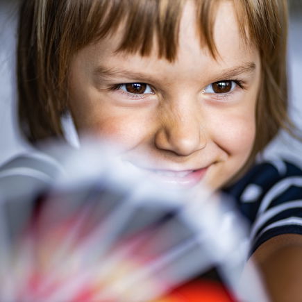 Kartenspiele für Kinder: Die coolsten Spiele für jede Altersstufe!