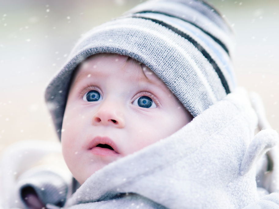 Baby Lippenpflege: Wenn es draußen kalt ist, braucht die Haut der Kleinsten Schutz.