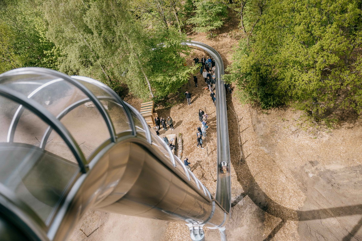 Der "Gigant" im Wow-Park in Billund von oben betrachtet