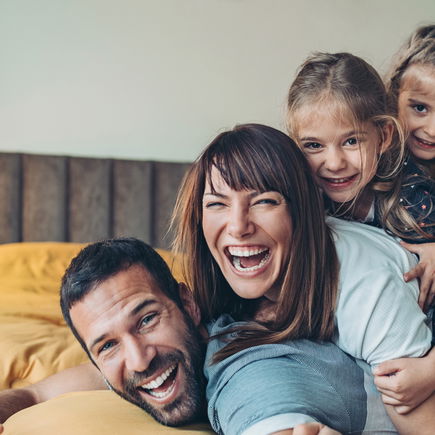 Fair Share in der Familie: So teilt ihr euch Mental Load und Care-Arbeit gerecht auf