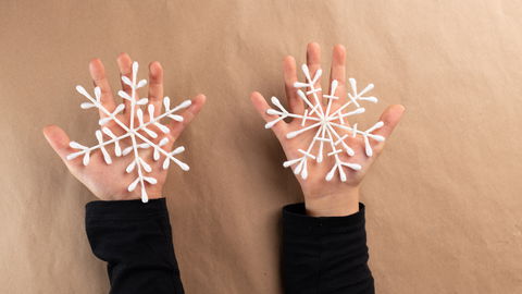 Mit Wattestäbchen basteln  – winterliche DIY-Ideen