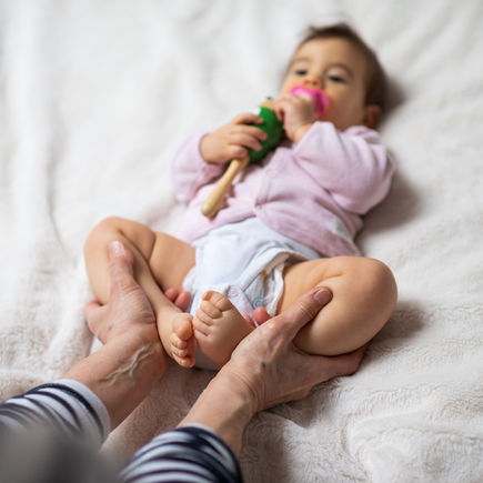 Spreizhosen für Babys: Funktion, Anwendung und Tipps