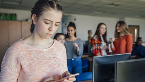 Mobbing im Klassenchat verhindern – so klappt's