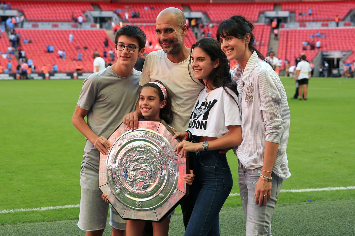 Pep Guardiola mit seiner Familie.