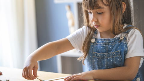 Wow, was für ein Gamechanger! Dieser Mom-Hack schafft in Sekundenschnelle Ordnung im Kinderzimmer