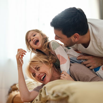 Wie das Familienbett die Unabhängigkeit von Kindern fördert