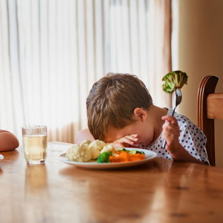 Liebe Eltern, bitte hört auf, euren Kindern das Essen zu "verkaufen"!