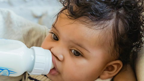 "Mein Baby hat ständig Hunger – was sollte ich tun?"
