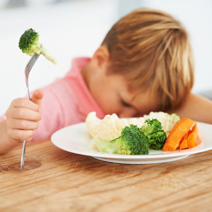 Familienessen: 6 Tipps, um Kinder von neuen Lebensmitteln zu begeistern