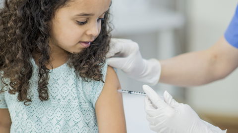 Das sind die wichtigsten Schutz- und Auffrischimpfungen für Grundschüler