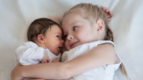 Älteste-Tochter-Syndrom: Wie sich die Rolle der "Großen" aufs Leben auswirkt