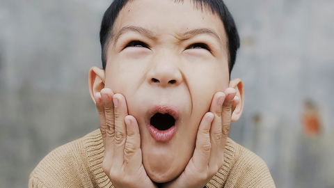 Familientherapeutin bestärkt Kinder:  "Fehler haben nichts mit Intelligenz zu tun!"