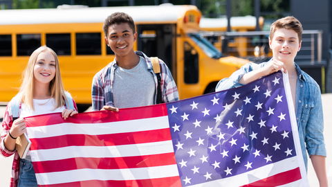 Ab ins Ausland!? Was Eltern und Kind vor dem "High-School-Jahr" wissen sollten