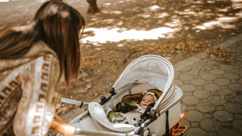 Wie kann man das Baby an den Kinderwagen gewöhnen? Die besten Tipps