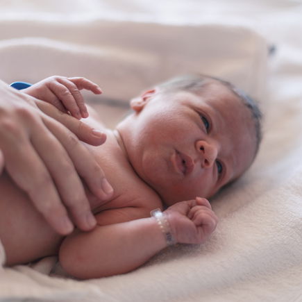 Nabelgranulom beim Baby: Was ist das und wie behandelt man es?