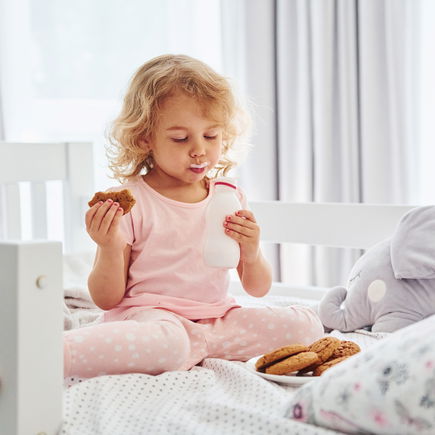 Nach dem Abendessen, schon im Bett: "Ich hab Hunger, Mama!" Und nun? 