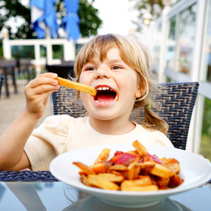 Profikoch über Kindermenüs: "Pumuckl-Teller und Pokémon-Schnitzel sind Blödsinn!"