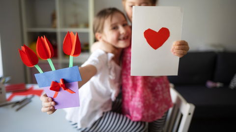 Muttertagskarte basteln – einfache Ideen, die sich leicht und schnell umsetzen lassen