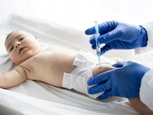 Impfreaktionen beim Baby – eine Kinderärztin klärt auf