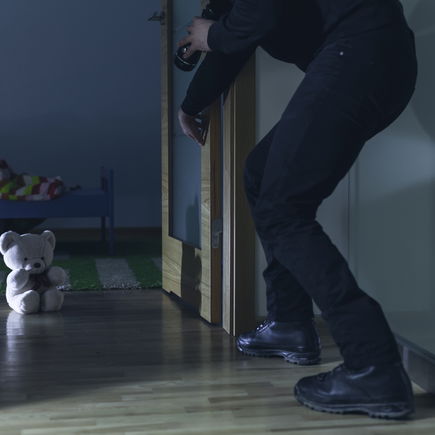 Wenn Kinder Angst vor Einbrechern haben: Das können Eltern tun