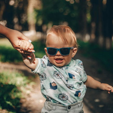 Brauchen schon Babys und Kleinkinder eine Sonnenbrille?