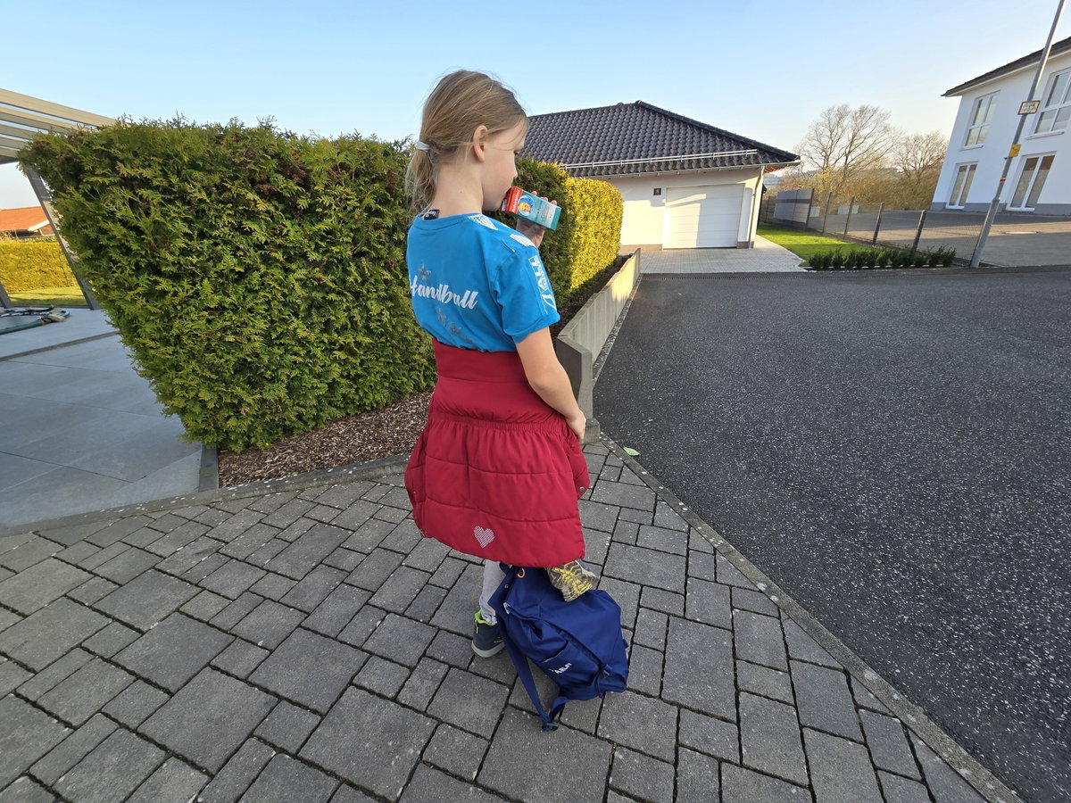 Daumen hoch von Mama Christine für die "Kleine Pause" von Rotbäckchen.