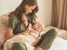 Kalorienverbrauch beim Stillen: So sieht die ideale Ernährung für Mama und Baby aus
