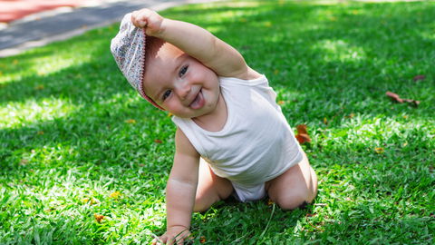 Bei der Hautärztin nachgefragt: Ab wann können Babys eigentlich schwitzen?