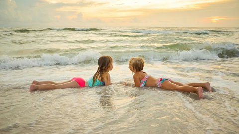 Rettungsschwimmerin besteht auf diese 10 Dinge, bevor ihre Kinder ins Wasser dürfen
