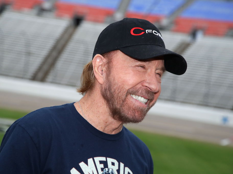 Ein lachender Chuck Norris