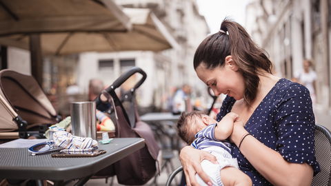 Stillen in der Öffentlichkeit: Mama-Erfahrungen