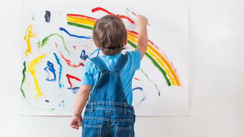 6.500 Euro pro Bild: Zweijähriger aus Bayern wird von der internationalen Kunstwelt gefeiert