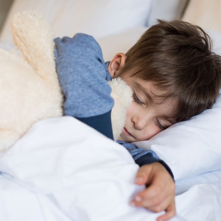 Was Kindern bei Bettnässen hilft – die besten Tipps