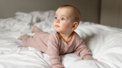 Sind Bernsteinketten für Babys gefährlich? 