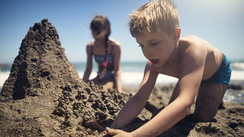 Der genialste Eltern-Hack, der jeden Strandtag sofort verbessert