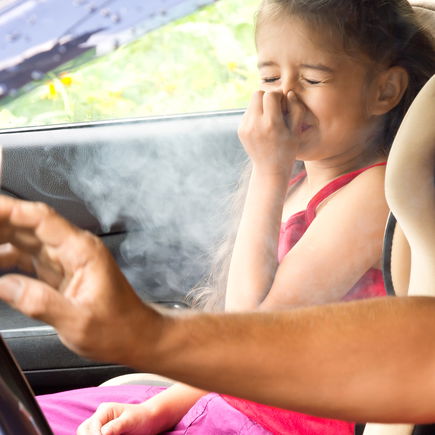 Rauchverbot im Auto mit Kindern – warum gibt es das noch nicht?
